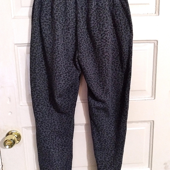 Leopard Print Joggers - Picture 5 of 5